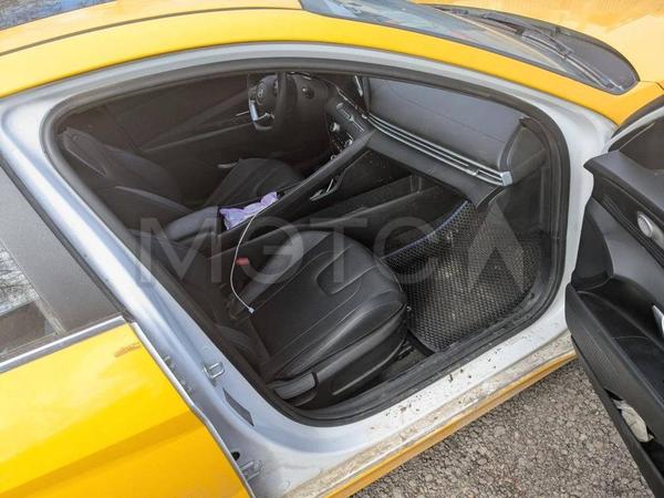 Hyundai Elantra 2023, фото 12