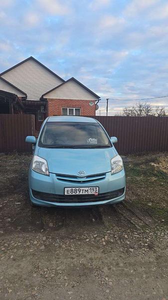 Toyota Passo Sette 2009, фото 2