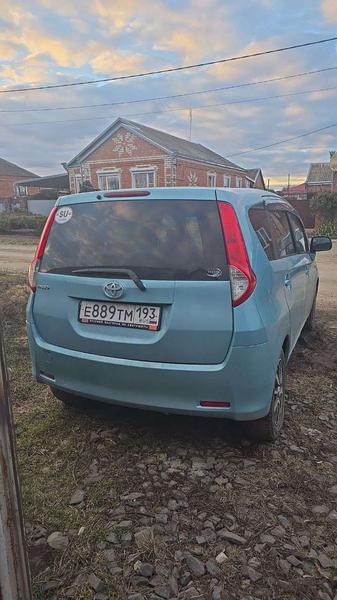 Toyota Passo Sette 2009, фото 3