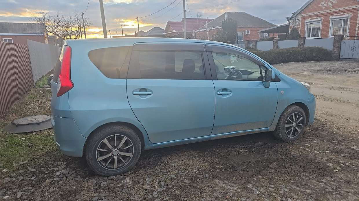 Toyota Passo Sette