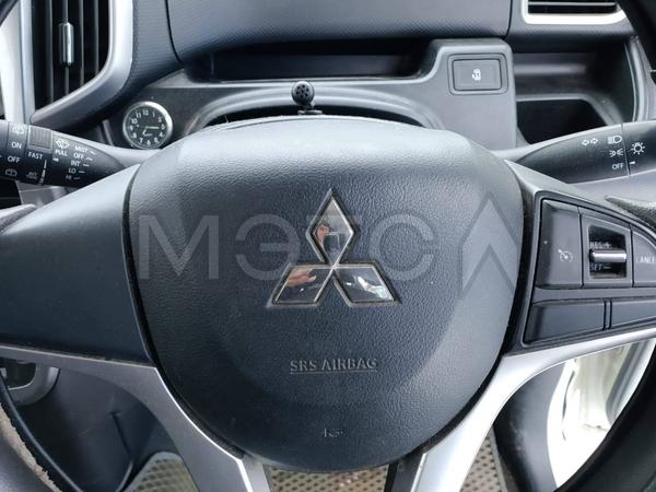 Mitsubishi Delica 2017, фото 17