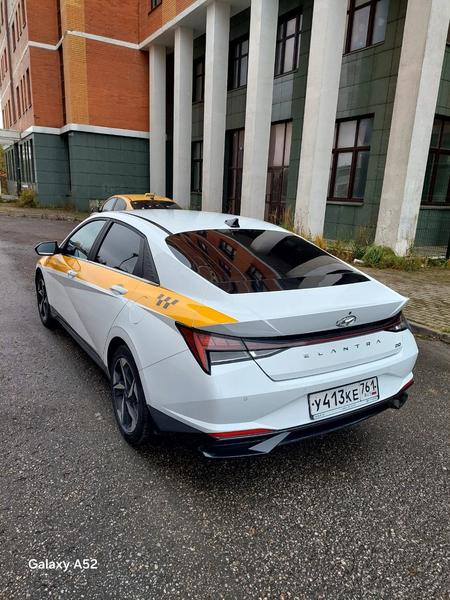 Hyundai Elantra 2023, фото 4