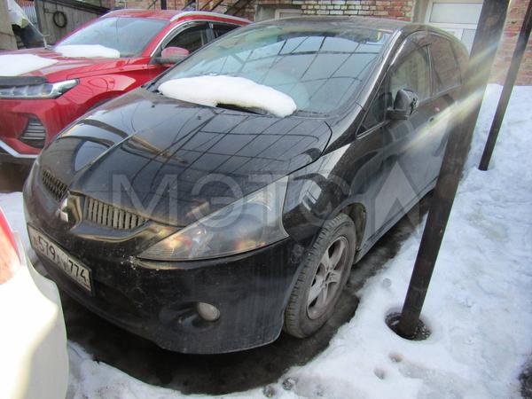 Mitsubishi Grandis 2003, фото 2