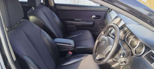 Nissan Tiida 2004, фото 4