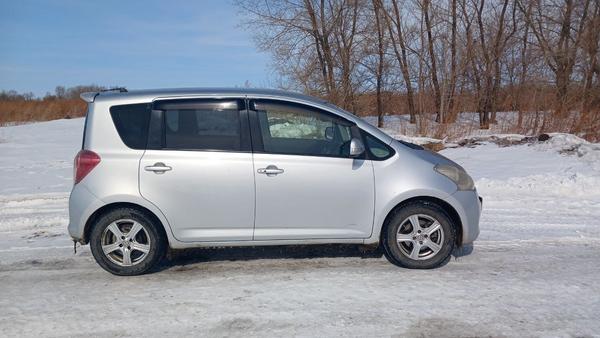 Toyota Ractis 2008, фото 2