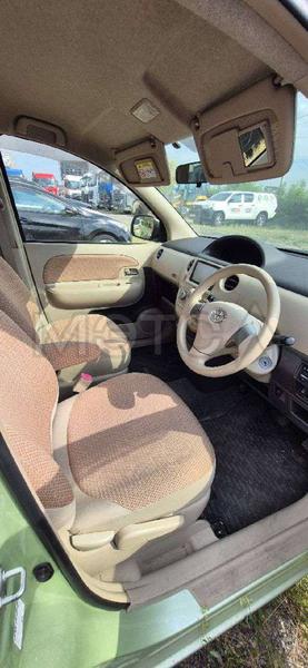 Toyota Sienta 2013, фото 5