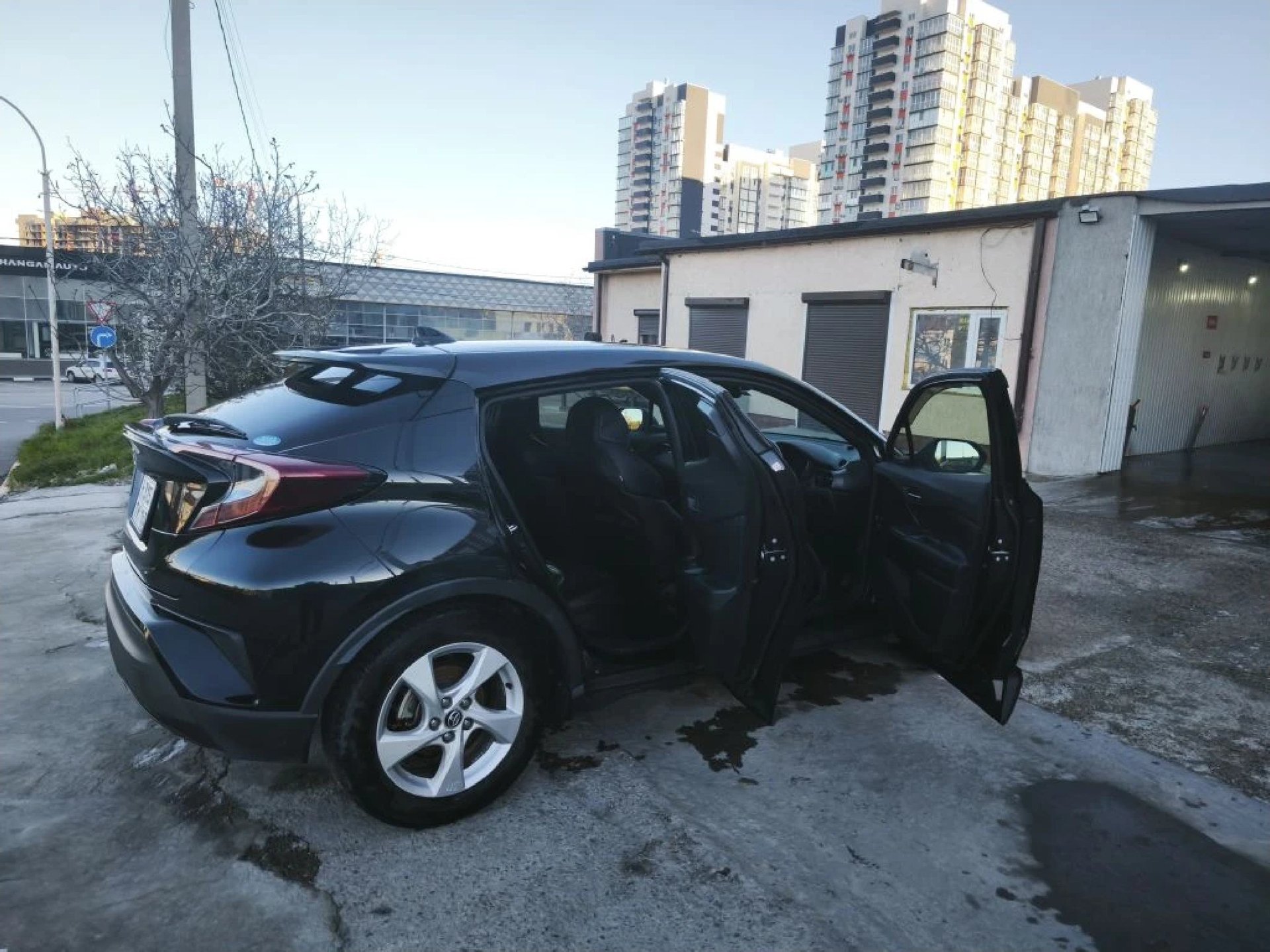 Toyota C-HR+