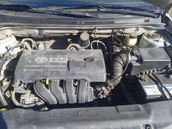Toyota Corolla 2003, фото 2