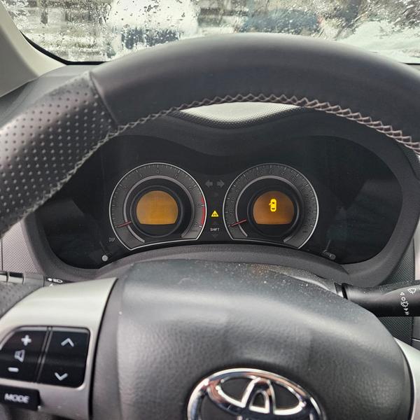 Toyota Auris 2010, фото 6
