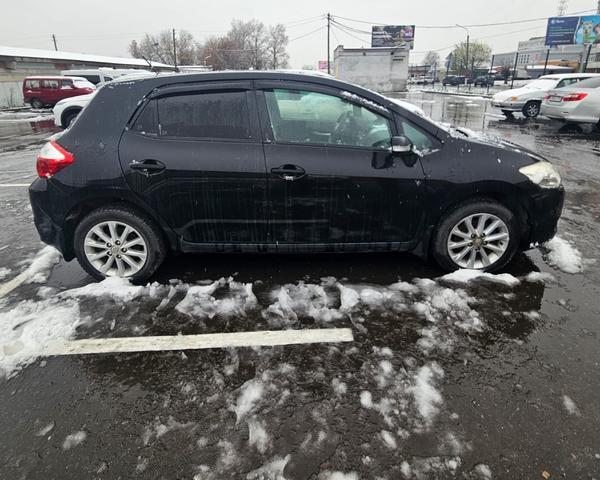 Toyota Auris 2010, фото 4