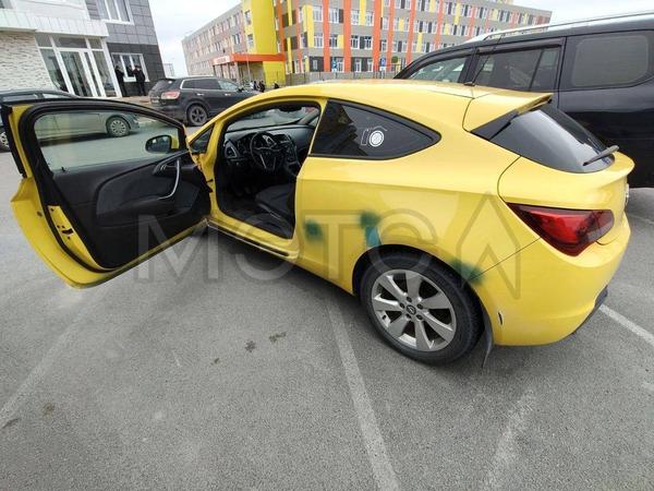 Opel Astra 2012, фото 4
