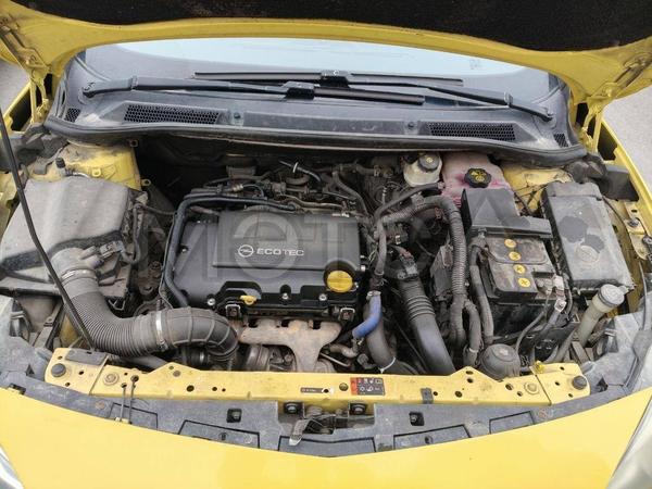 Opel Astra 2012, фото 14