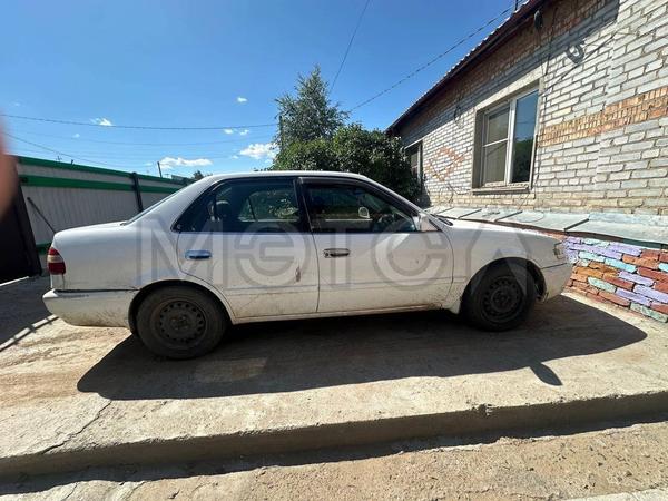 Toyota Corolla 1999, фото 2