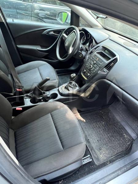 Opel Astra 2013, фото 5