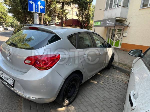Opel Astra 2013, фото 3