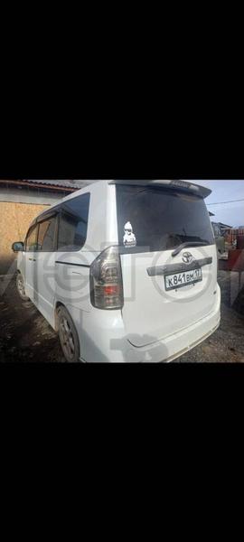 Toyota Voxy 2011, фото 6