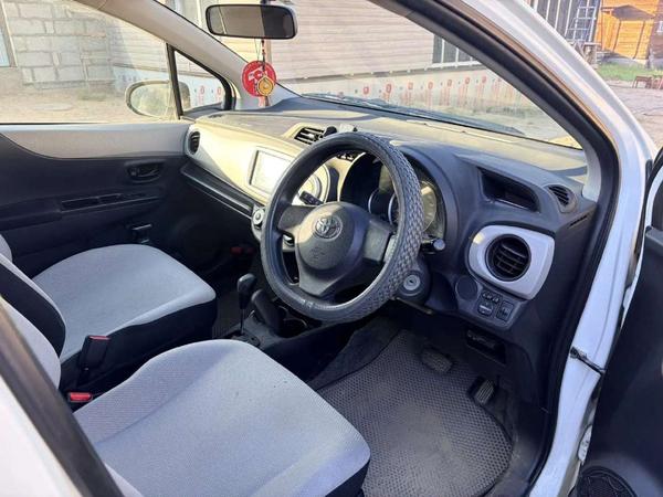Toyota Vitz 2013, фото 6