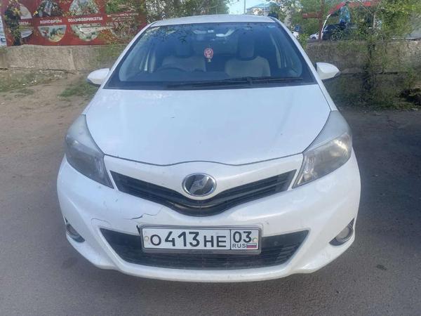 Toyota Vitz 2013, фото 3
