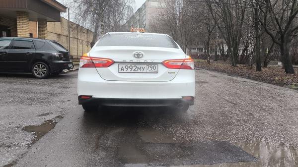 Toyota Camry 2021, фото 2