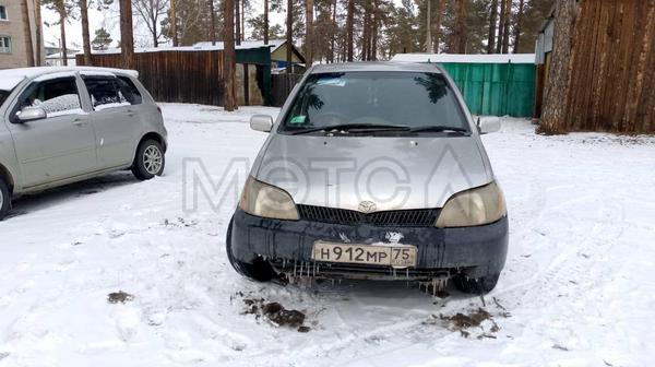 Toyota Platz 2000, фото 2