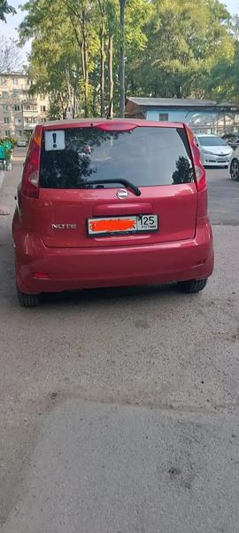 Nissan Note 2010, фото 2