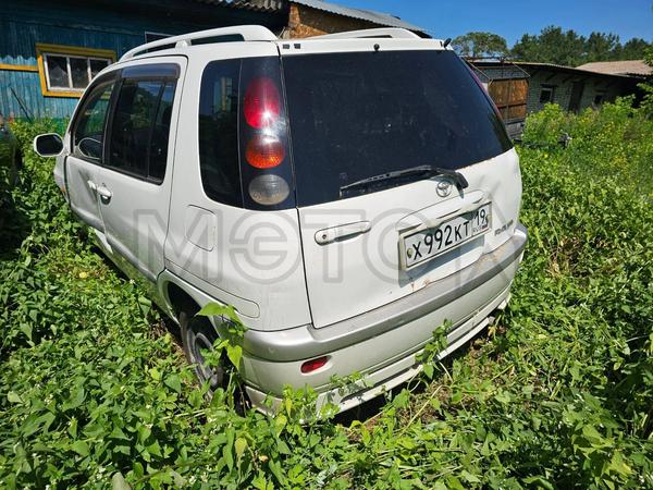 Toyota Raum 1999, фото 3