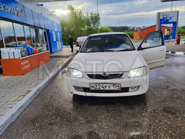 Mazda Familia 1999, фото 2