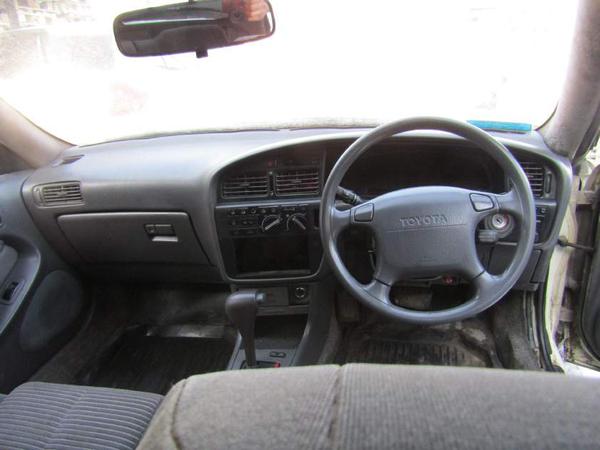 Toyota Vista 1992, фото 35