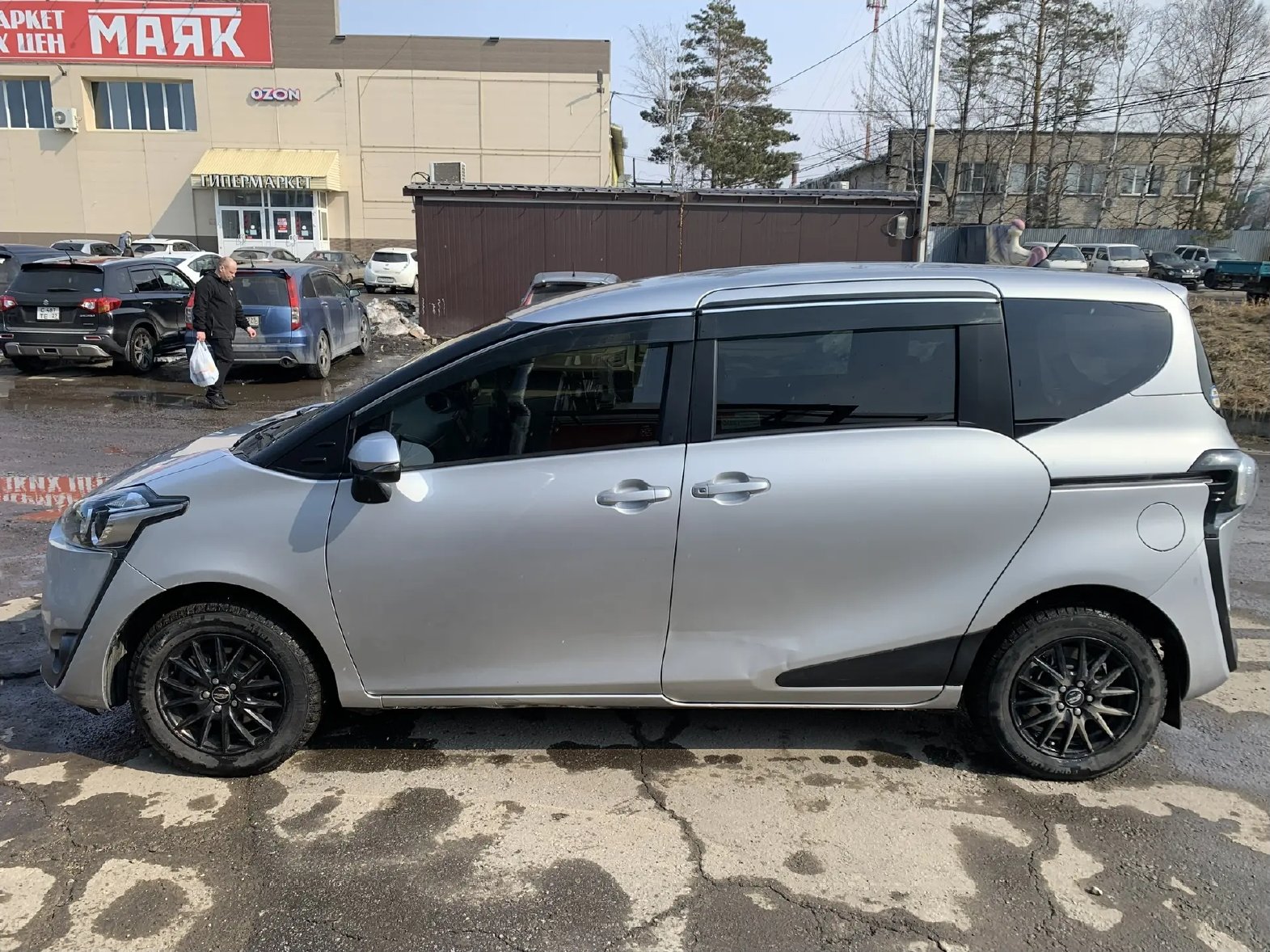 Toyota Sienta