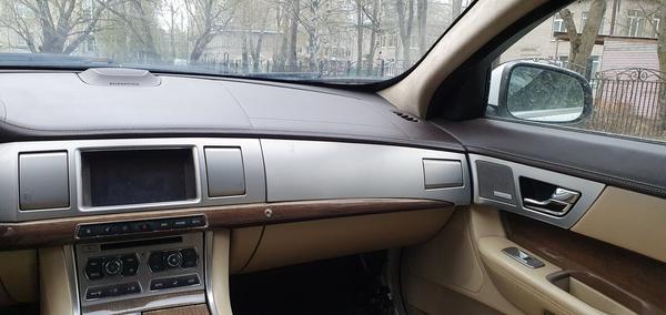 Jaguar XF 2011, фото 3