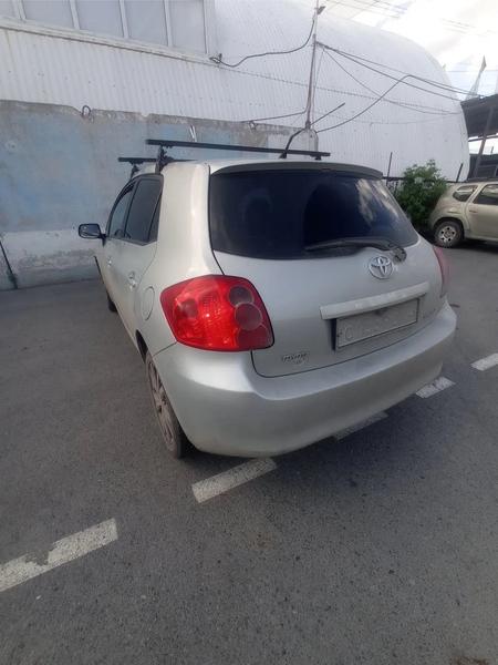 Toyota Auris 2009, фото 3