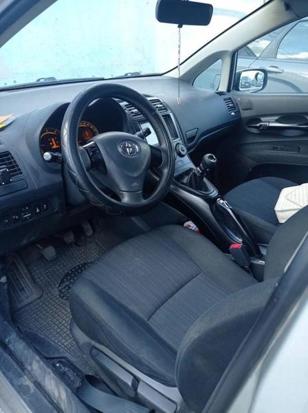 Toyota Auris 2009, фото 6