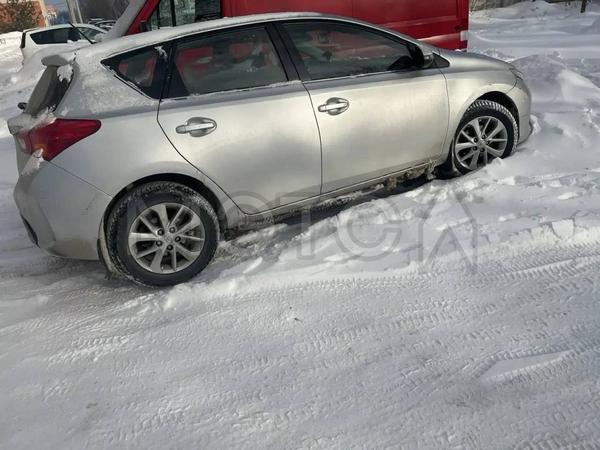 Toyota Auris 2013, фото 3