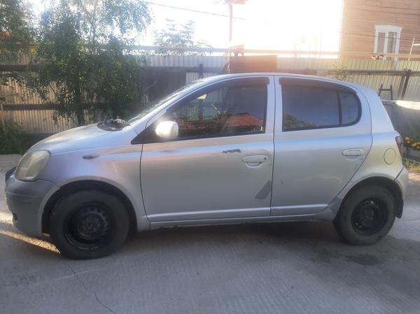 Toyota Vitz 2001, фото 2