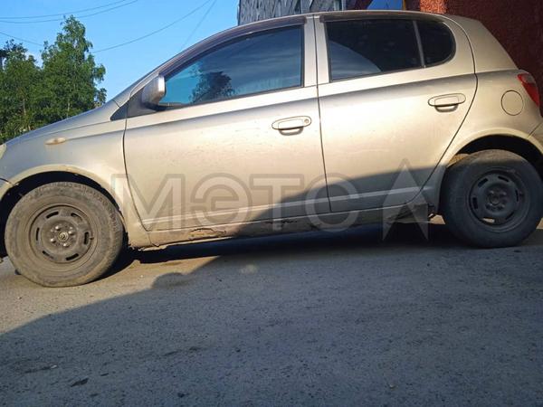 Toyota Vitz 2001, фото 4
