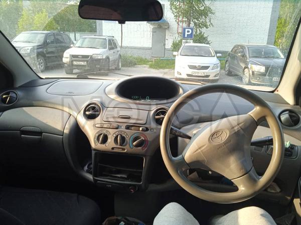 Toyota Vitz 2001, фото 12