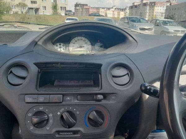 Toyota Vitz 2003, фото 3