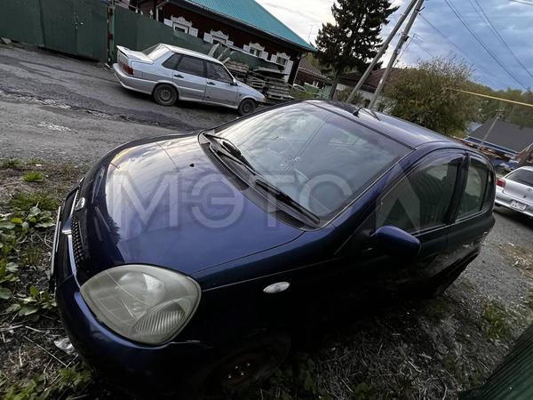 Toyota Vitz 2001, фото 2