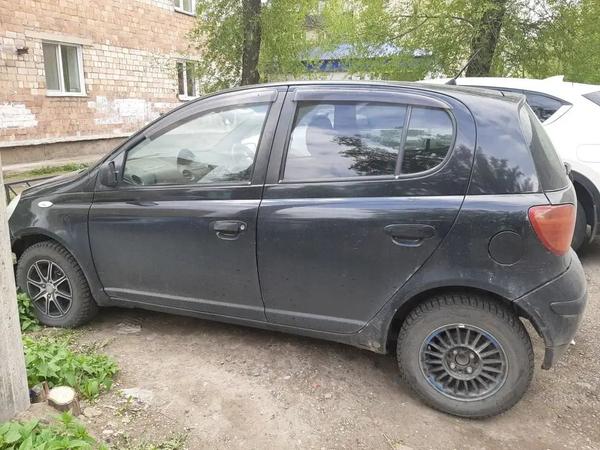 Toyota Vitz 2003, фото 2