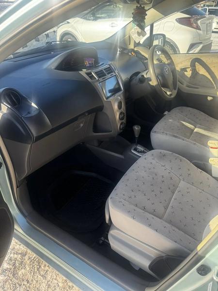 Toyota Vitz 2008, фото 12
