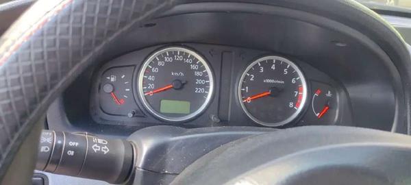 Nissan Almera 2004, фото 3