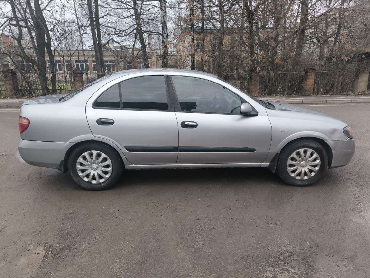 Nissan Almera