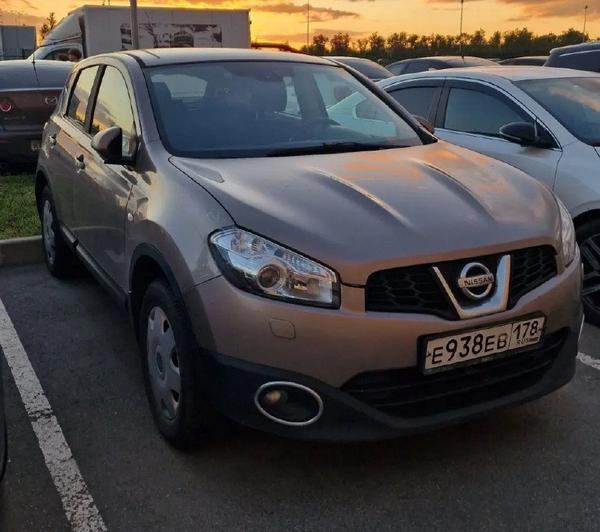 Nissan Qashqai 2010, фото 2