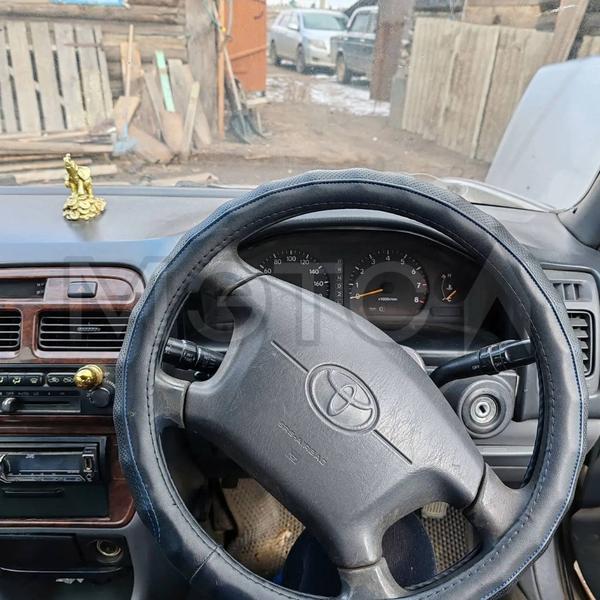 Toyota Camry 1985, фото 13