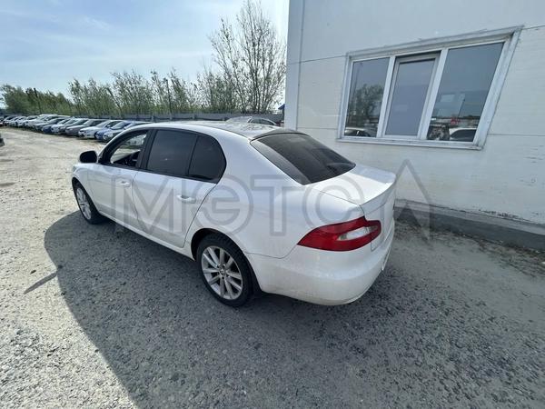 Skoda Superb 2012, фото 5