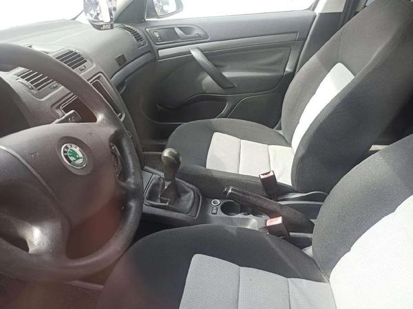 Skoda Octavia 2008, фото 4