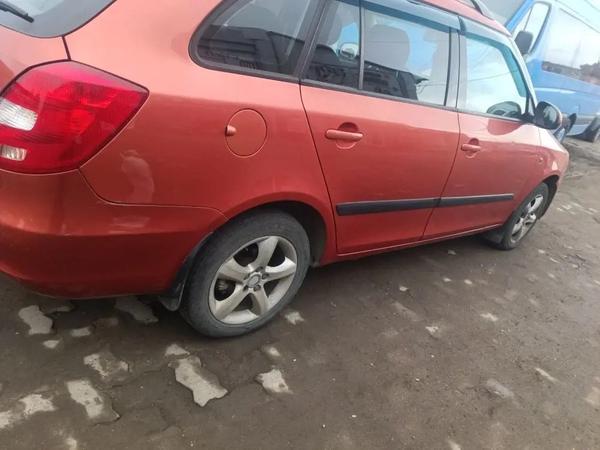 Skoda Fabia 2008, фото 4
