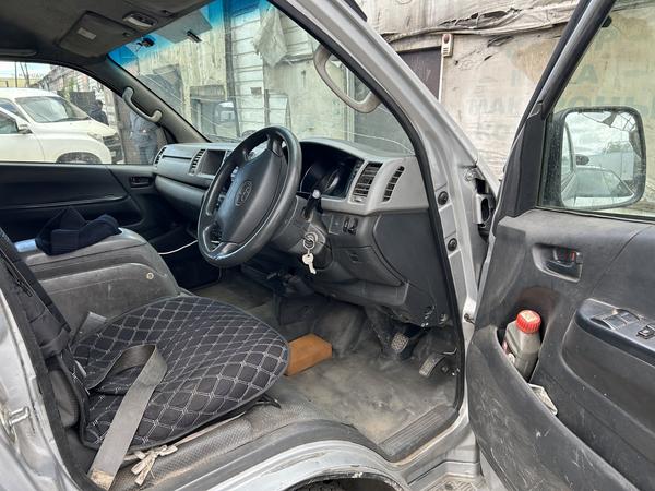 Toyota HiAce 2005, фото 9