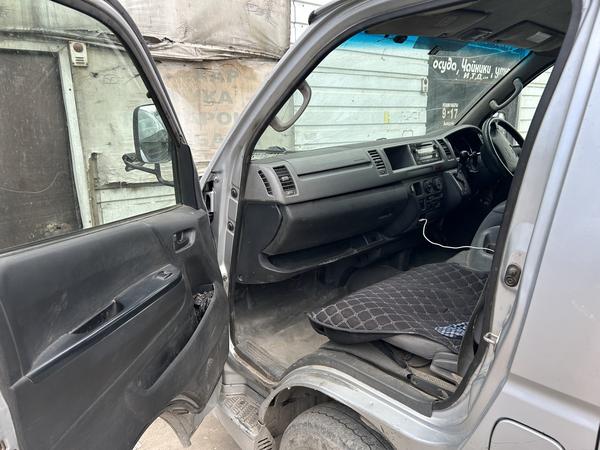 Toyota HiAce 2005, фото 8
