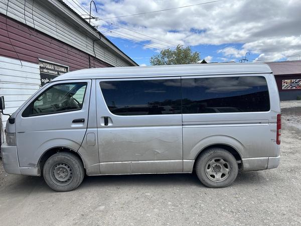 Toyota HiAce 2005, фото 4